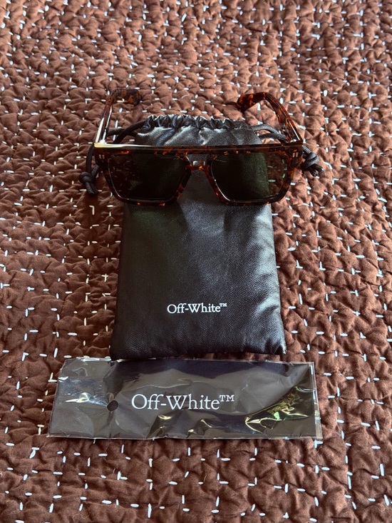 Off-White Accessories - Off-White Tortoiseshell Rectangular Sunglasses with Dark Lenses